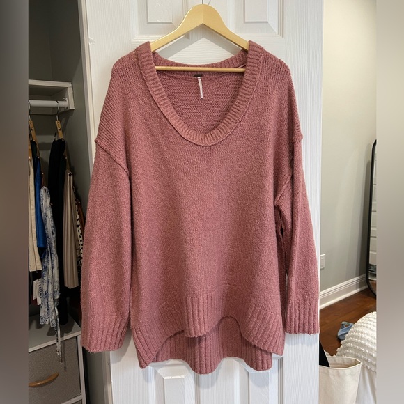 Free People oversized sweater. Size small. Perfect condition. Light pink - Picture 1 of 7